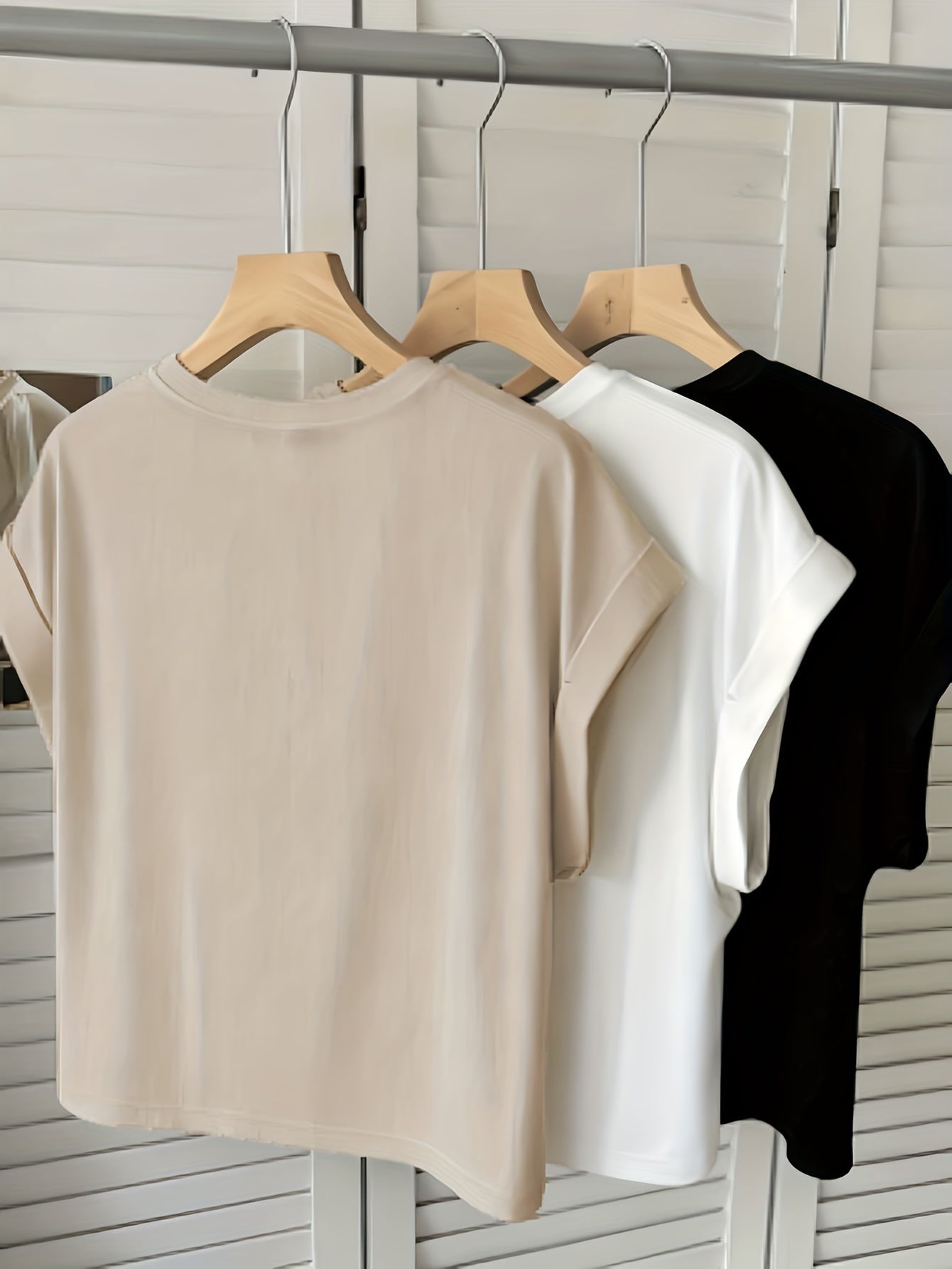 Women's Basic T-Shirt with Turn-Up Sleeves – Stylish Everyday Essential for Leisure and Office
