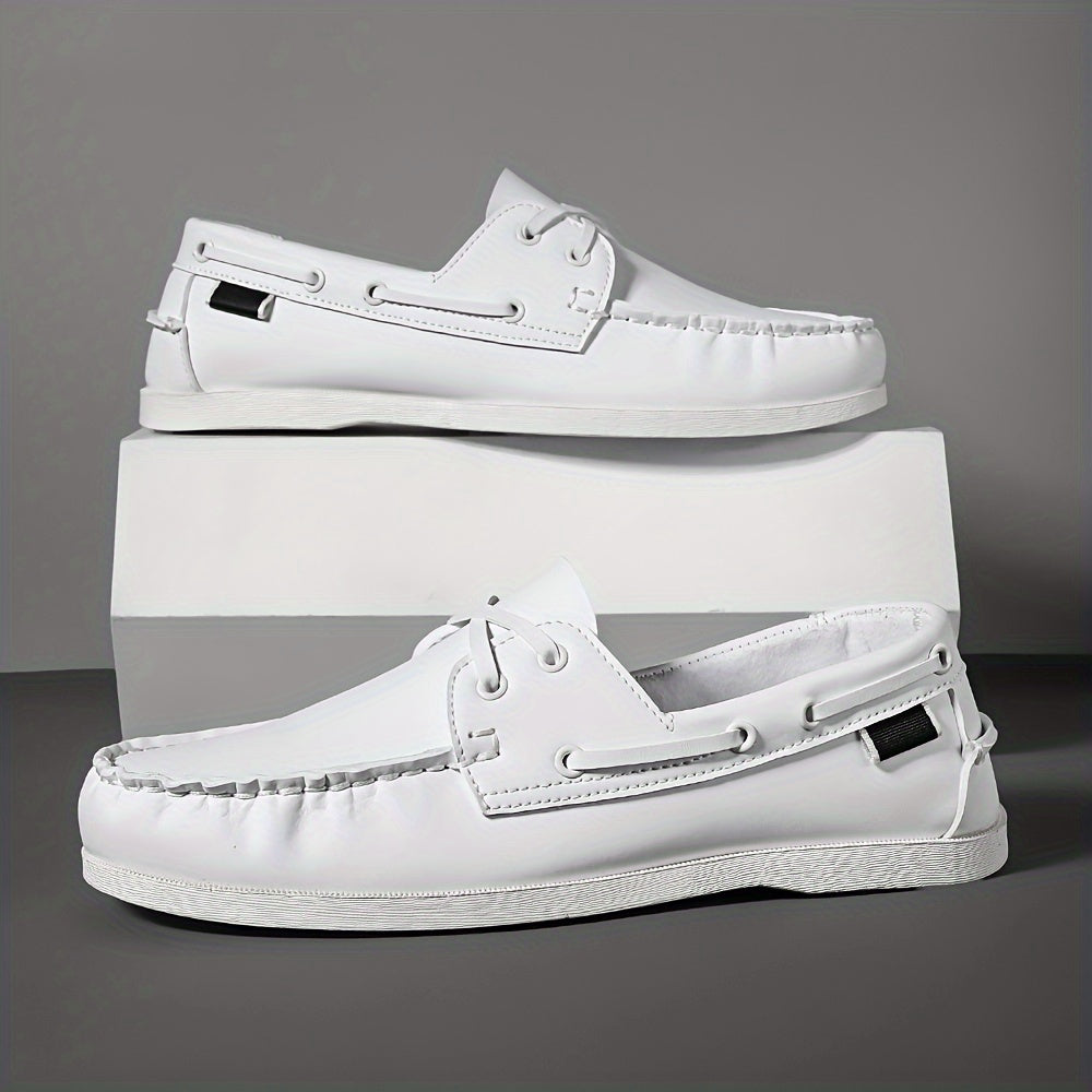 Men's boat shoes in classic moccasin style – Elegant casual shoes for everyday and leisure use