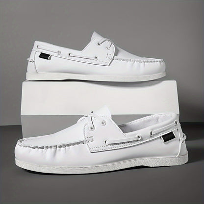 Men's boat shoes in classic moccasin style – Elegant casual shoes for everyday and leisure use