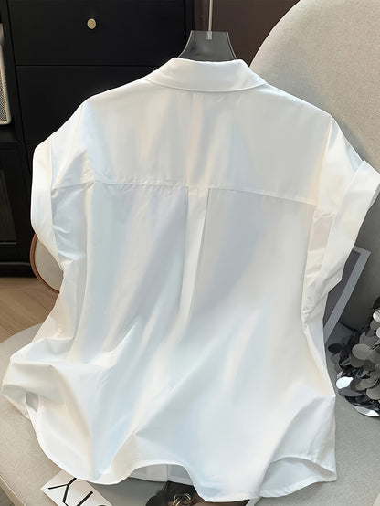 Women's blouse shirt with modern cut and chest pocket – Casual button-up shirt for office and everyday wear