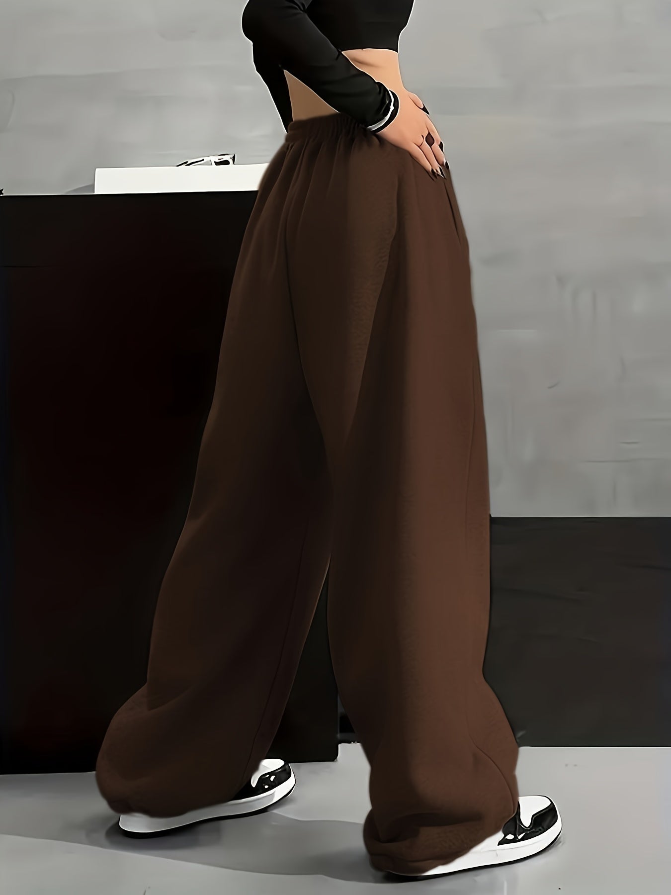 Wide-leg lounge pants with moon phase pattern, elastic waistband