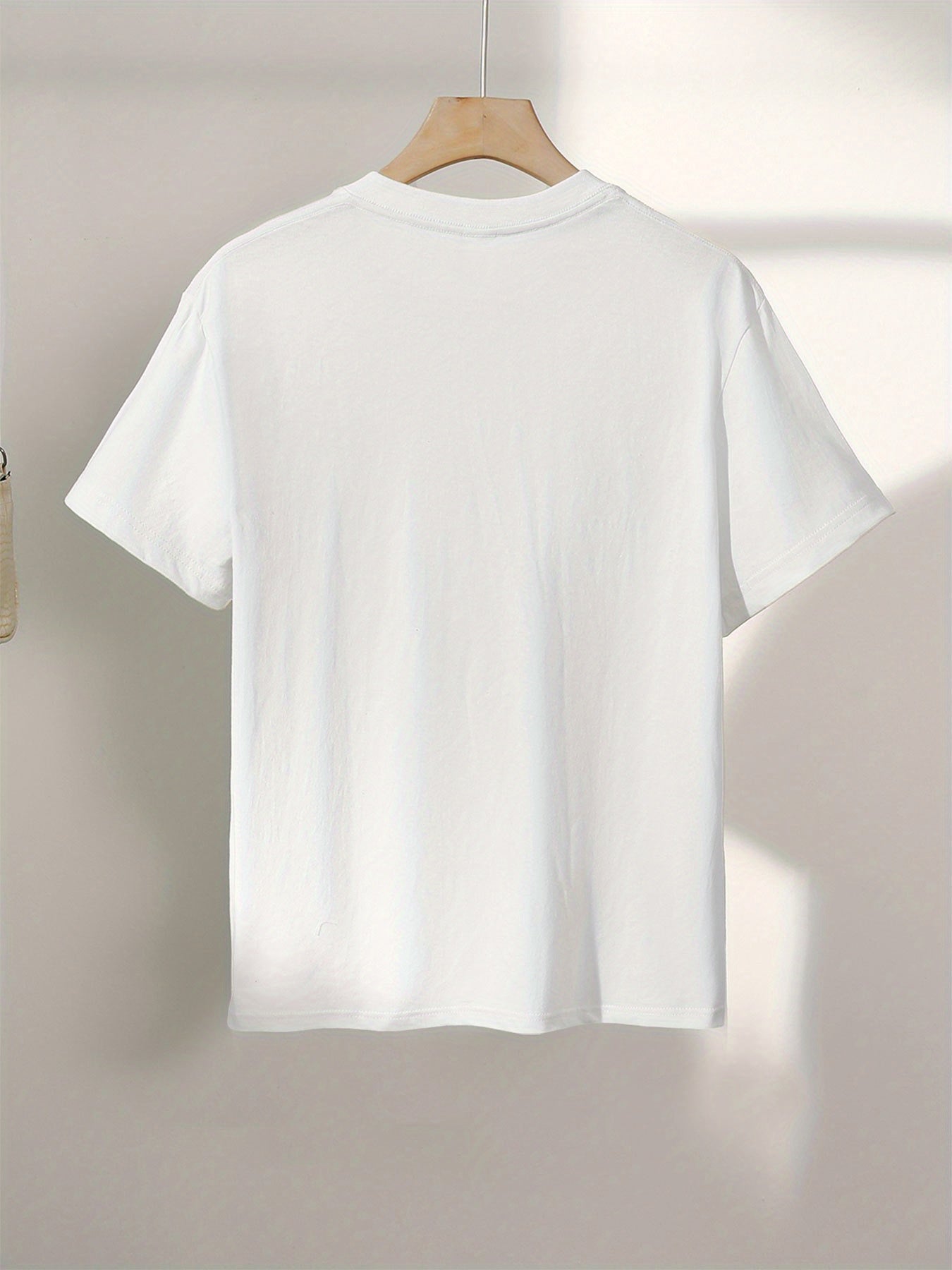 Women's T-shirt with Abstract Face Print, Modern Art Style, Casual Fashion