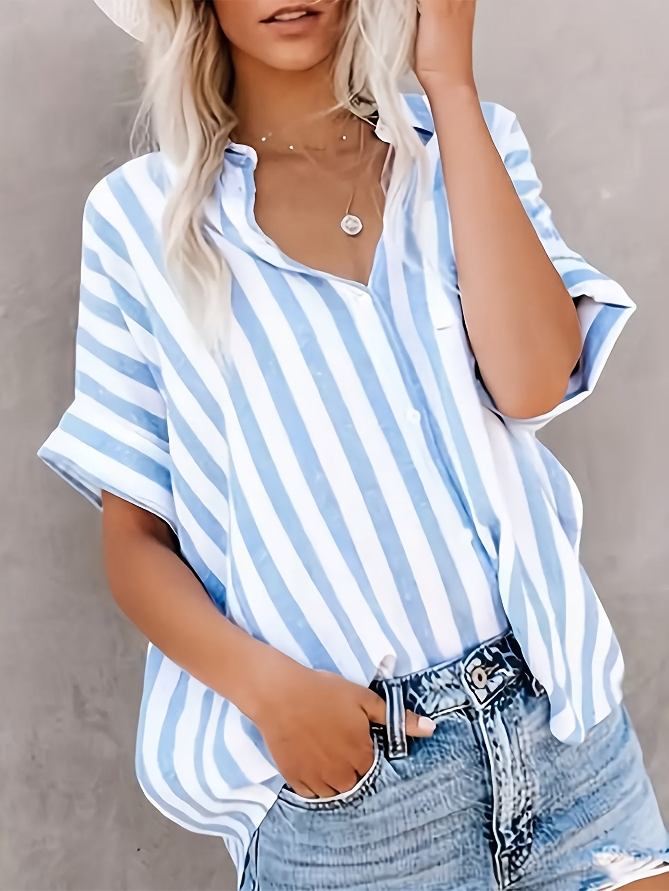 Women's summer blouse in striped look – Casual shirt for everyday and vacation