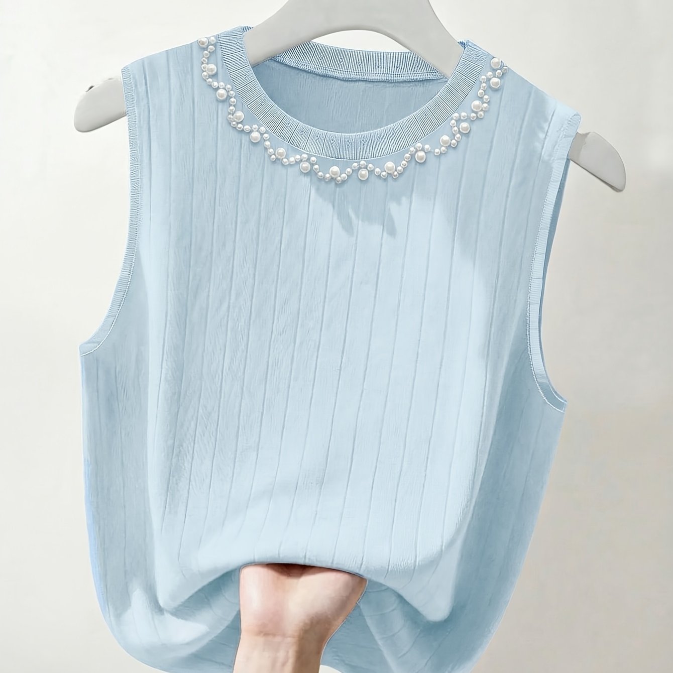 Women's sleeveless knit top with pearl embellishment – Elegant casual look for spring and summer