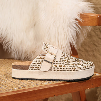 Women's platform shoes with studs – fashionable clogs for everyday and leisure use