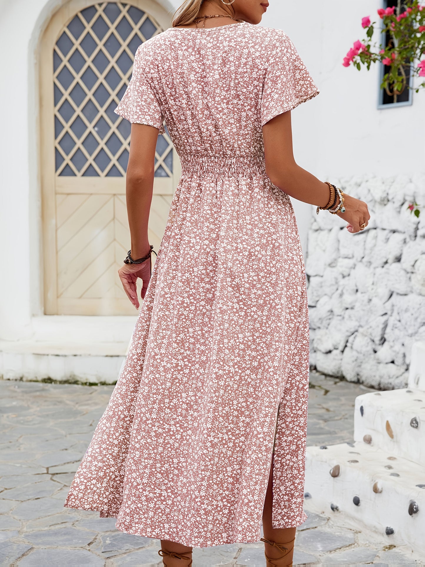 Damen Sommerkleid Elegant mit V-Ausschnitt und Blumenmuster – Perfekt für Freizeit, Urlaub und Alltag