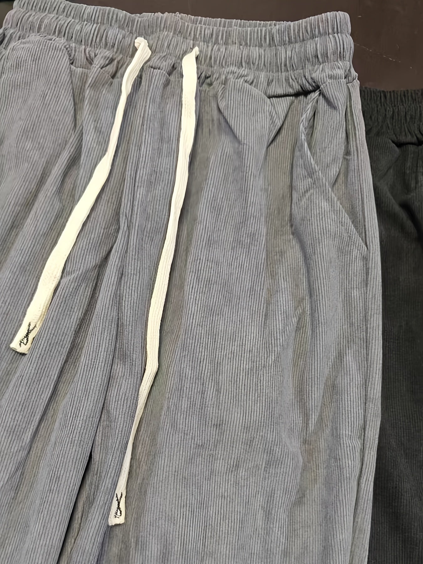 Men's Pleated Casual Pants with Elastic Waistband and Drawstring – Modern Urban Style & Comfort