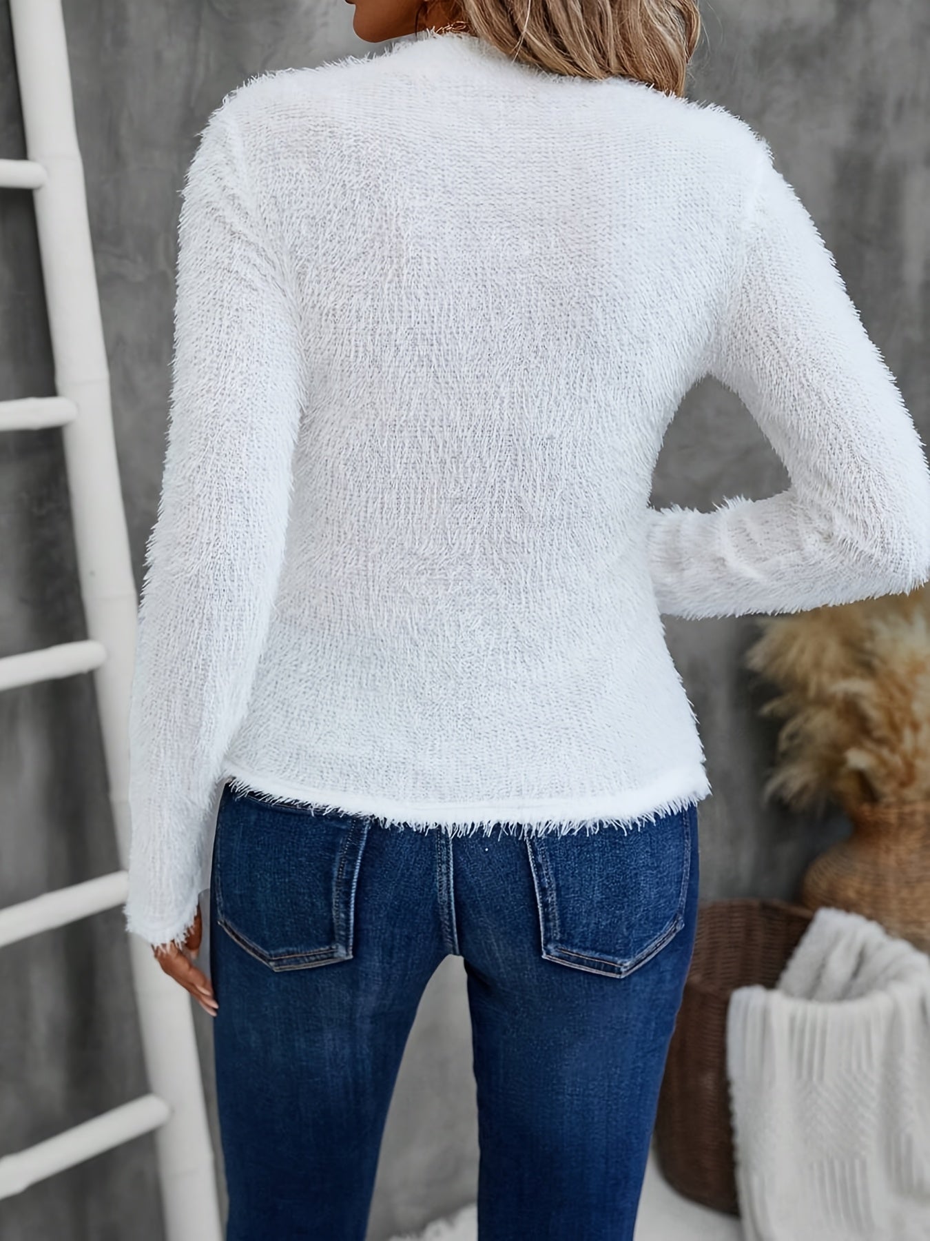 Weißer flauschiger Langarm-Pullover mit Stehkragen für Damen