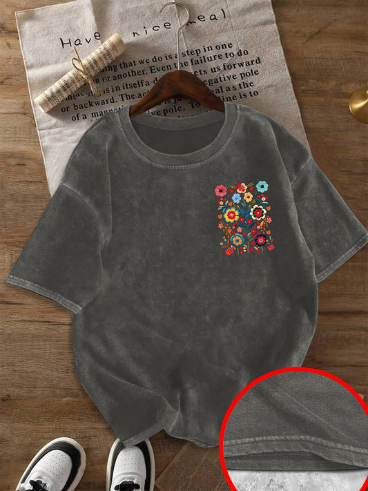 Women's T-shirt with colorful floral print in a casual style – Perfect for everyday wear and leisure