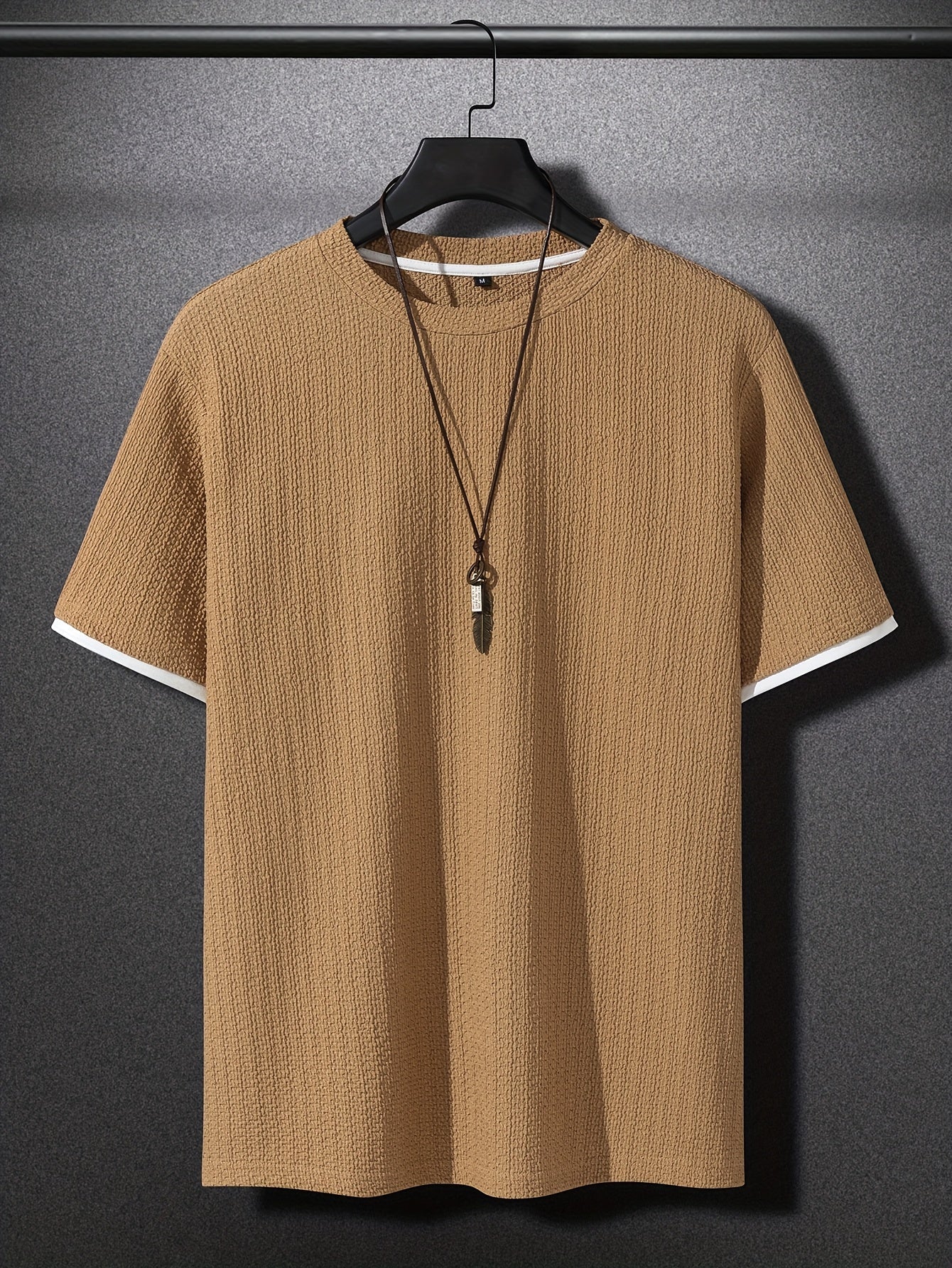 Men's Modern Casual Short-Sleeve T-Shirt with Texture and Layered Look