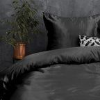 Dekbedovertrek micropercal satijn Beauty Skin Care zwart 240 x 220 cm, met 2 kussenslopen 60 x 70 cm
