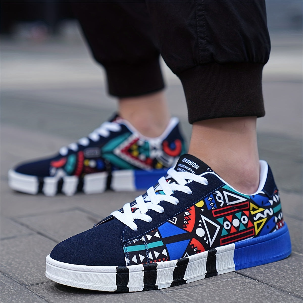 Men's sneakers with colorful geometric pattern – street style casual shoes for outdoor and everyday use