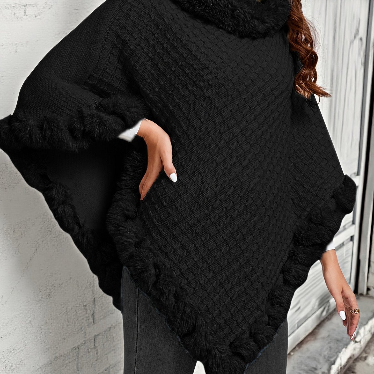 Damen Poncho gestrickt mit Kunstfellbesatz Wickelponcho