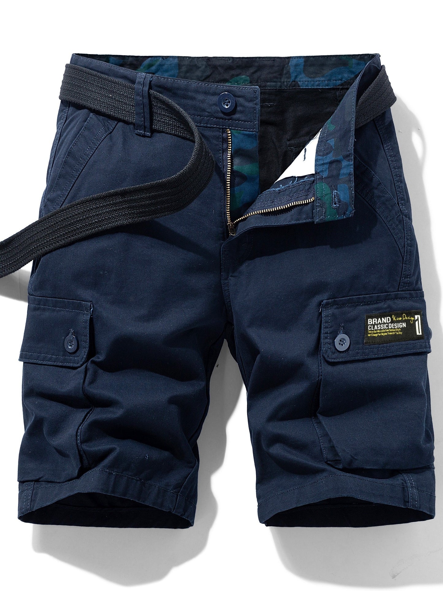 Men's cargo shorts in outdoor and casual style with pockets and belt