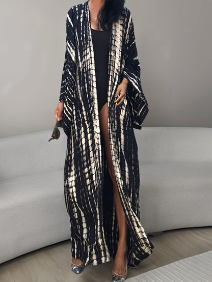 Women's maxi kimono with graphic pattern – Elegant vacation cover-up in boho style