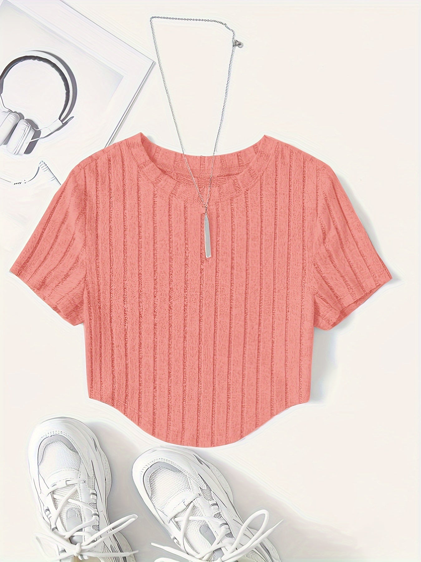 Women's Short-Sleeve Crop Top in Casual Style with Crew Neck – Perfect for Everyday and Leisure