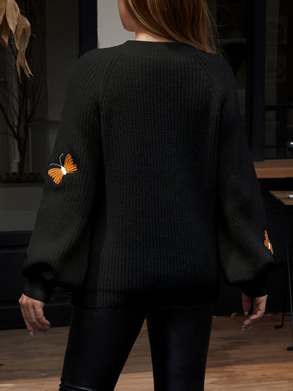 Women's knitted sweater with butterfly embroidery, crew neck, long sleeves
