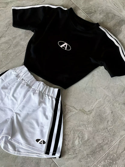 Women's Sports Two-Piece Set – Trendy Crop Top & Shorts for Fitness and Leisure