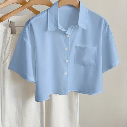 Women's short-sleeve blouse with crop cut and chest pocket – modern casual shirt