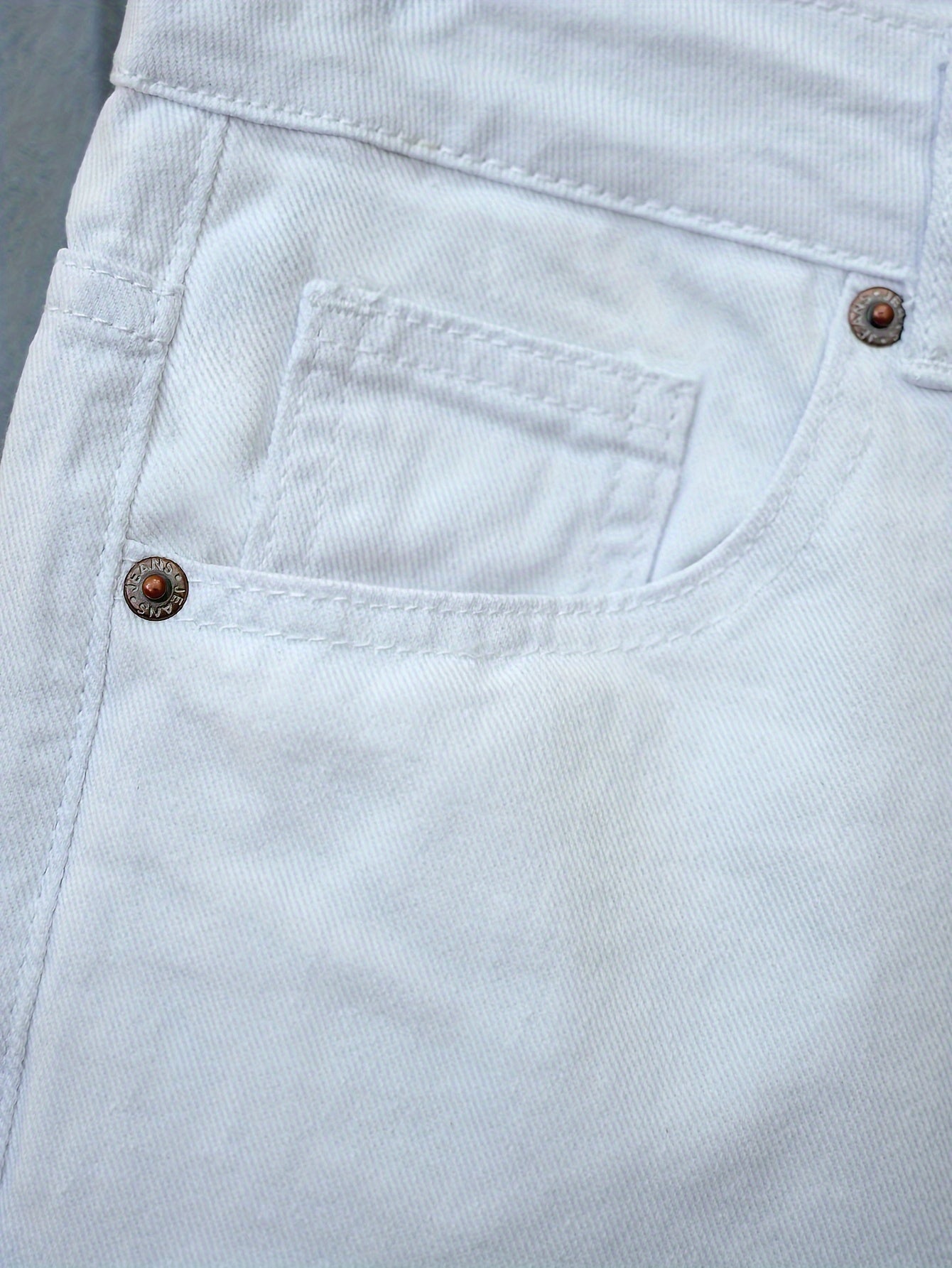 Men's denim shorts in slim-fit style for leisure and everyday wear