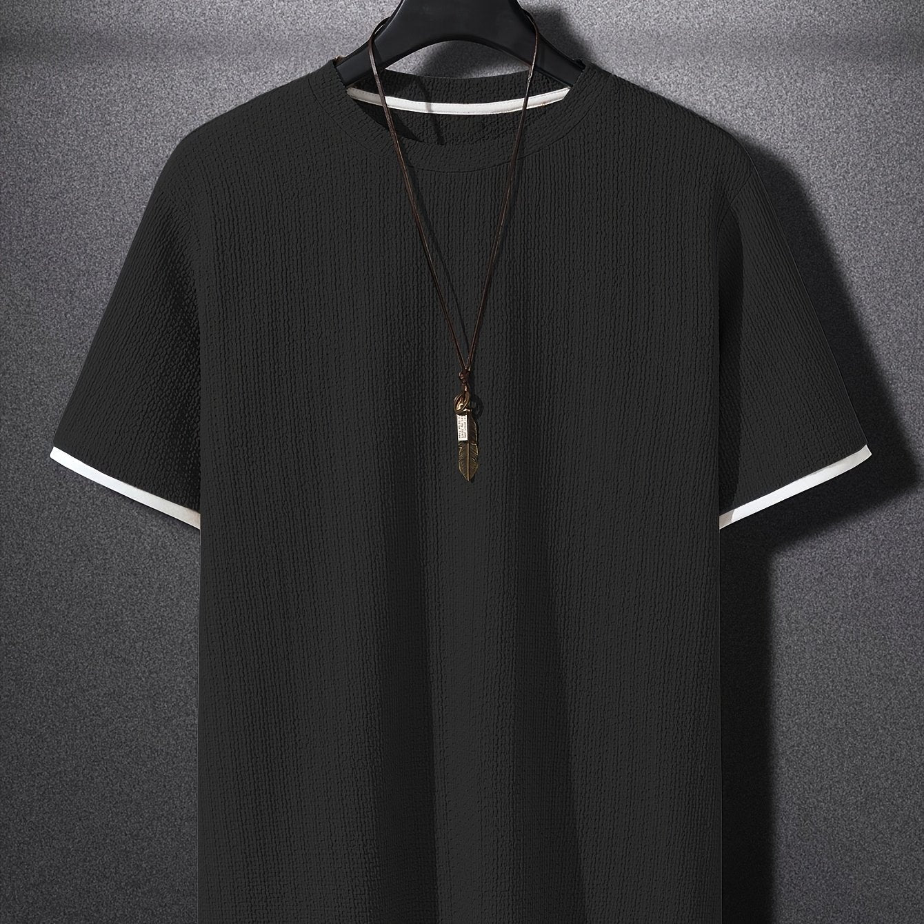 Men's Modern Casual Short-Sleeve T-Shirt with Texture and Layered Look