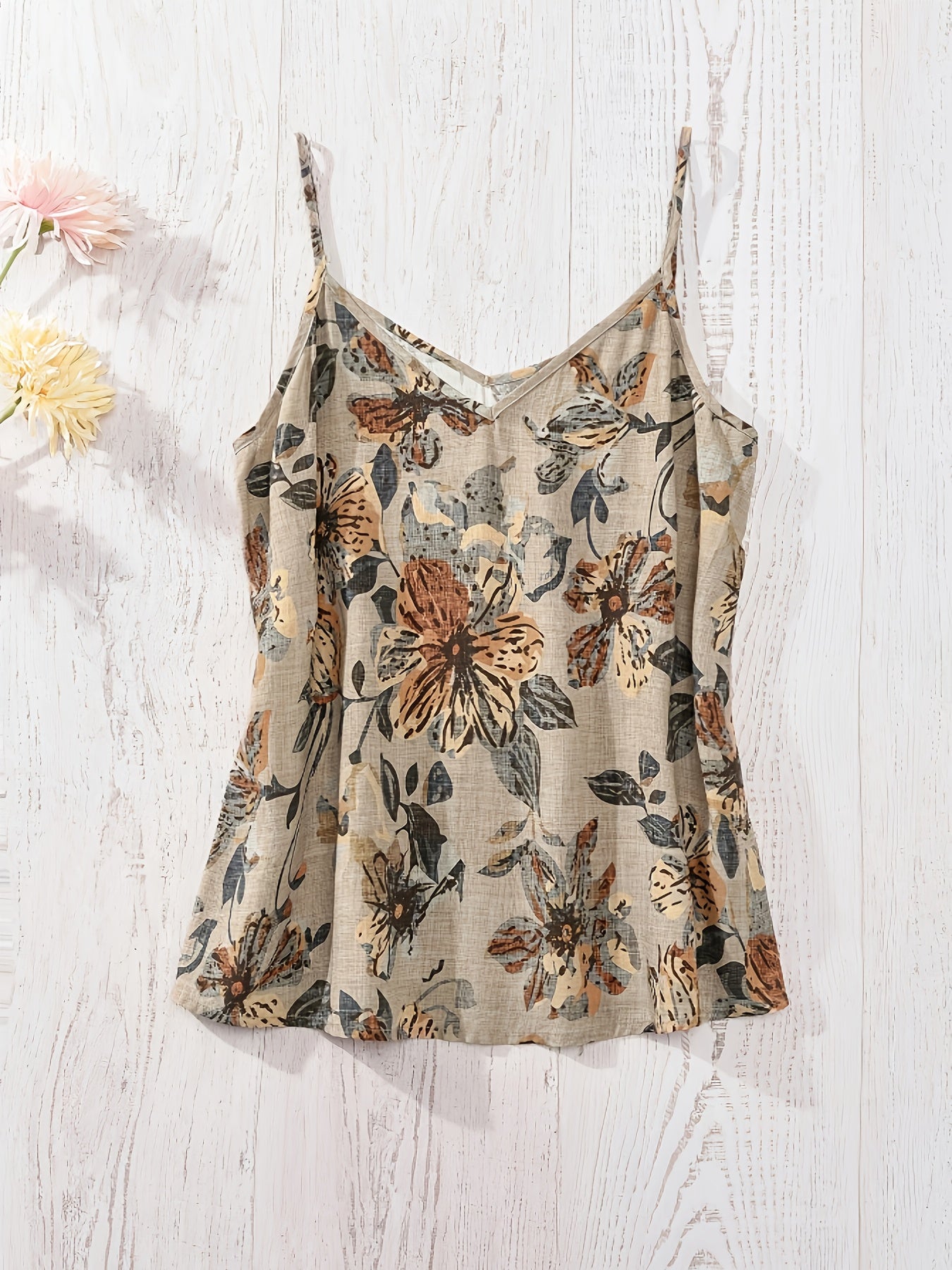 Women's summer top with floral pattern, V-neck, spaghetti straps, casual blouse for vacation and everyday wear