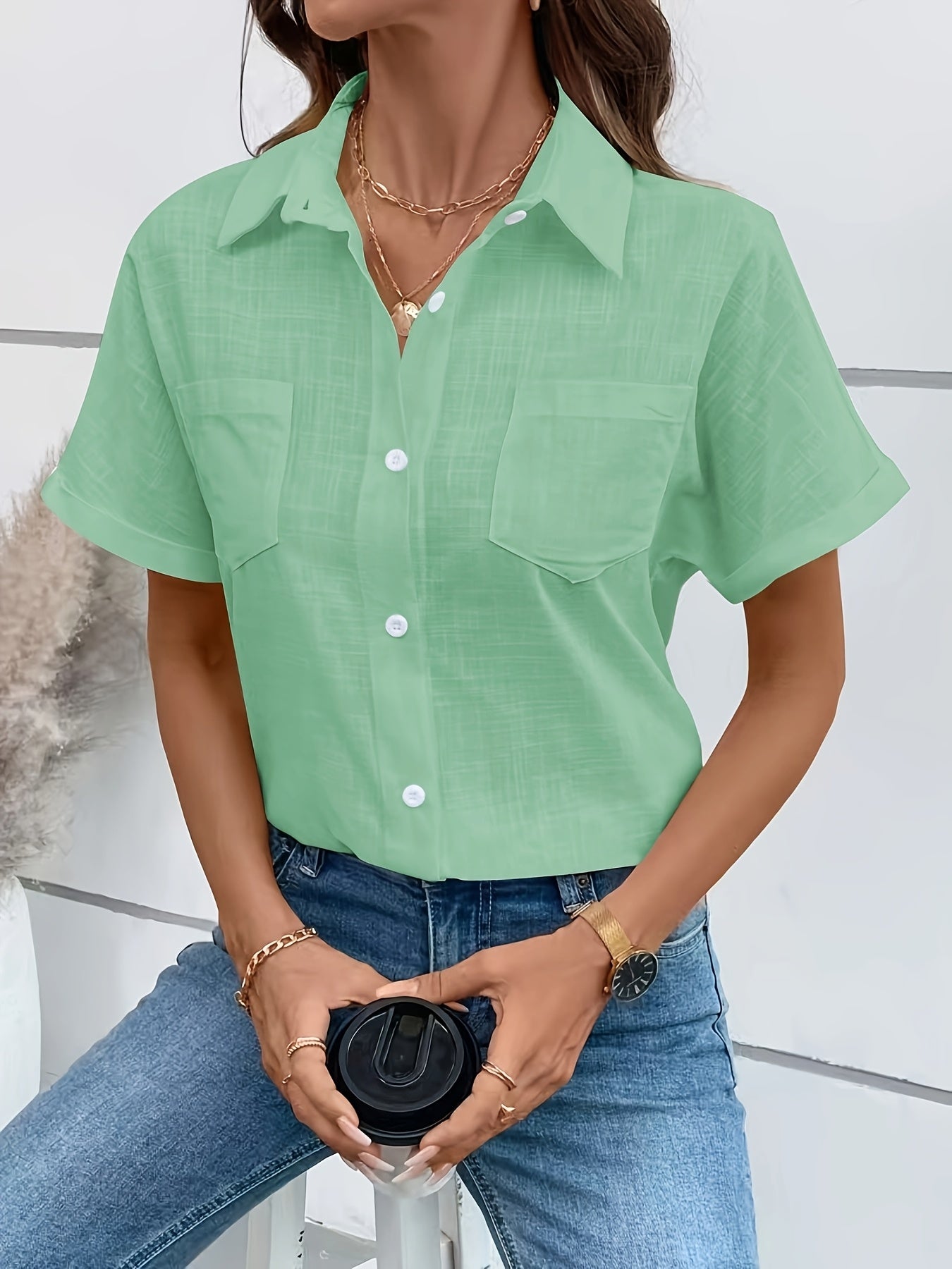 Women's Short-Sleeve Blouse with Bird Print and Chest Pocket – Fashionable Casual Shirt