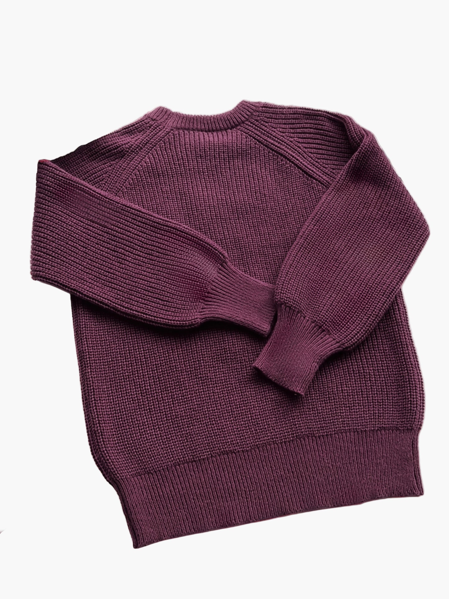 Women's knitted sweater in elegant, loose style for autumn and winter