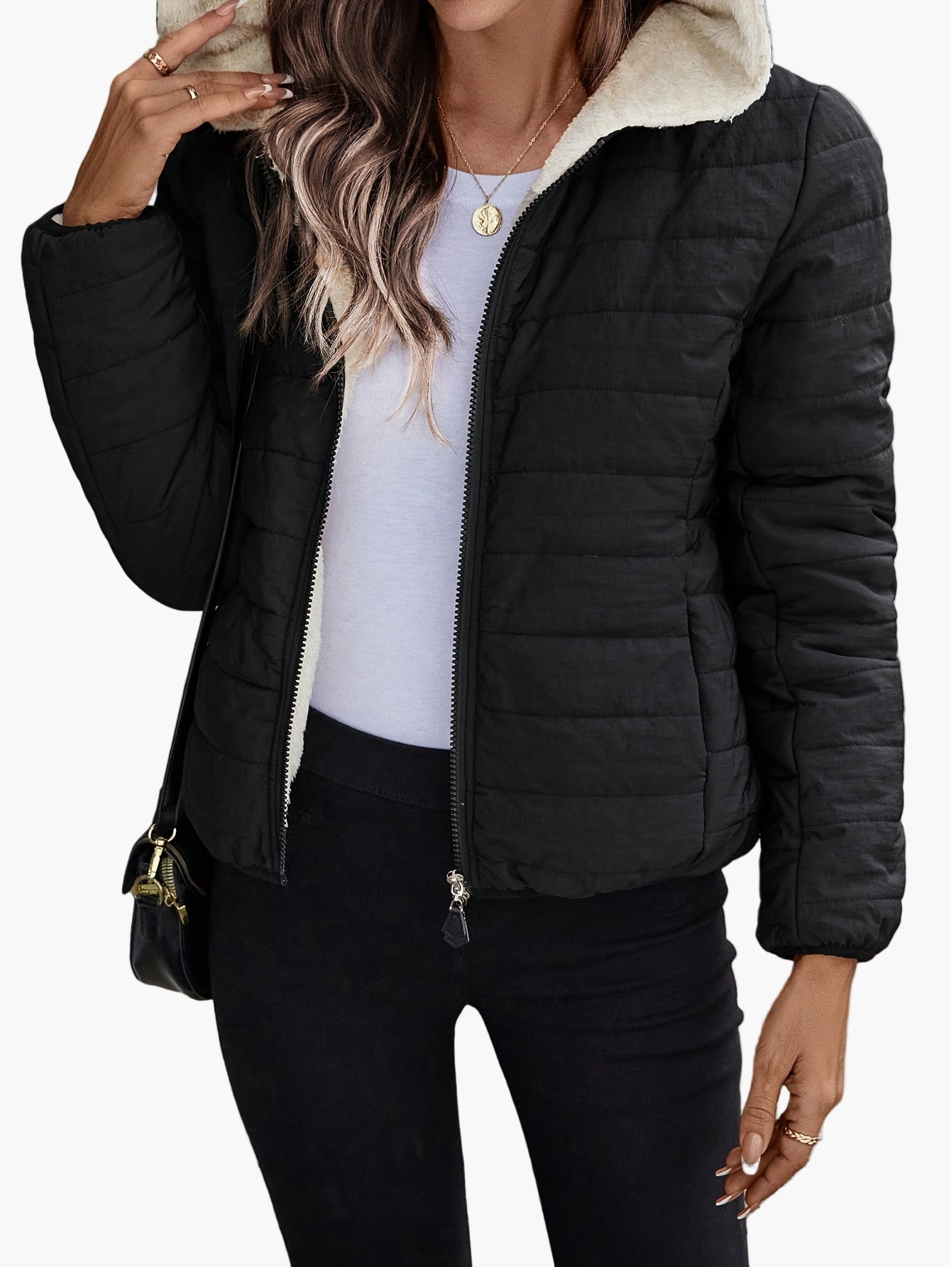 Women's quilted jacket with hood and fleece lining – fashionable transitional jacket for everyday and leisure use