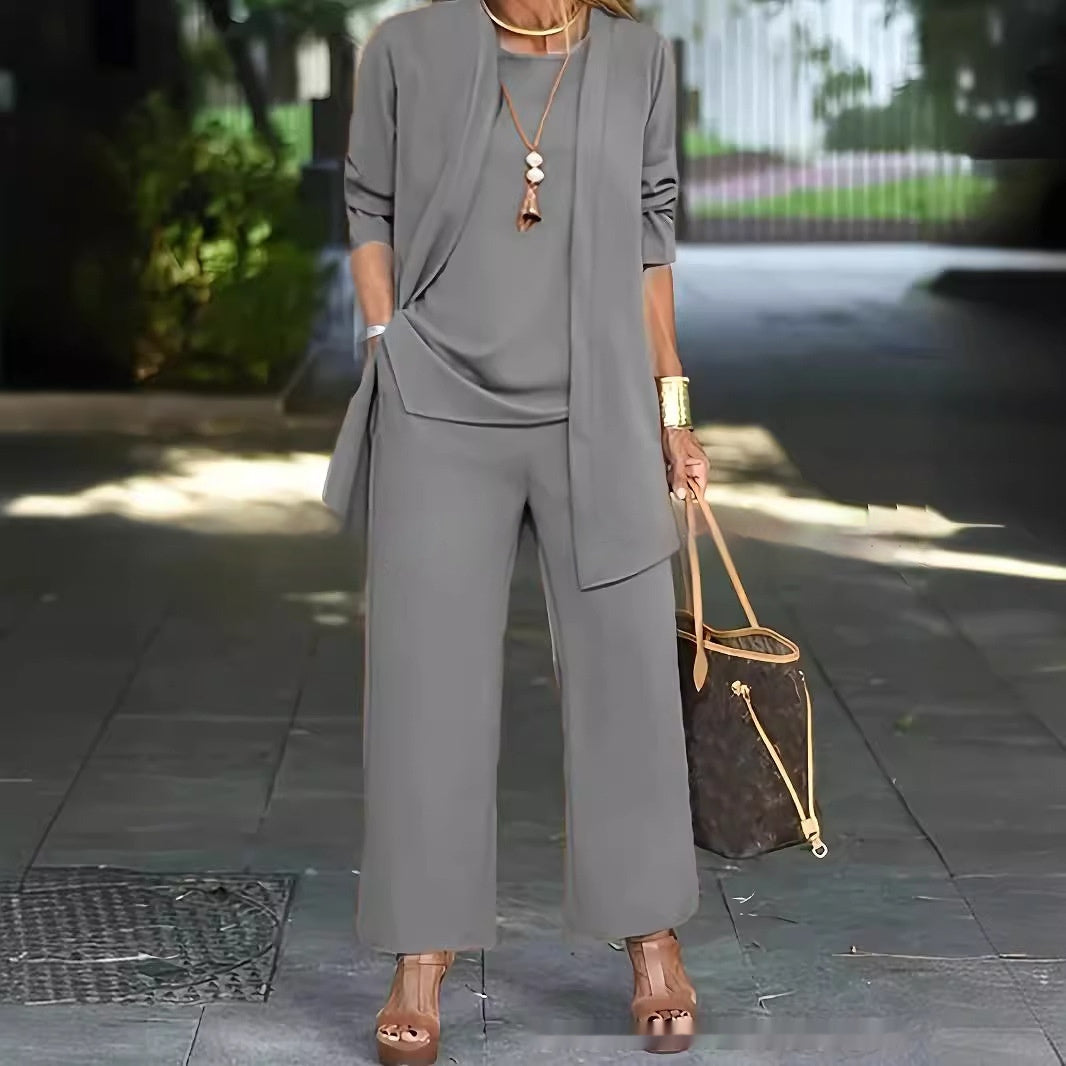 Sara – Stylish sleeveless top with round neckline and long jacket set with wide pantsuit