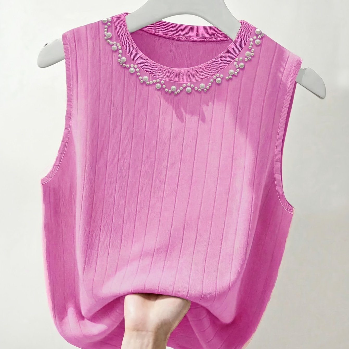 Women's sleeveless knit top with pearl embellishment – Elegant casual look for spring and summer