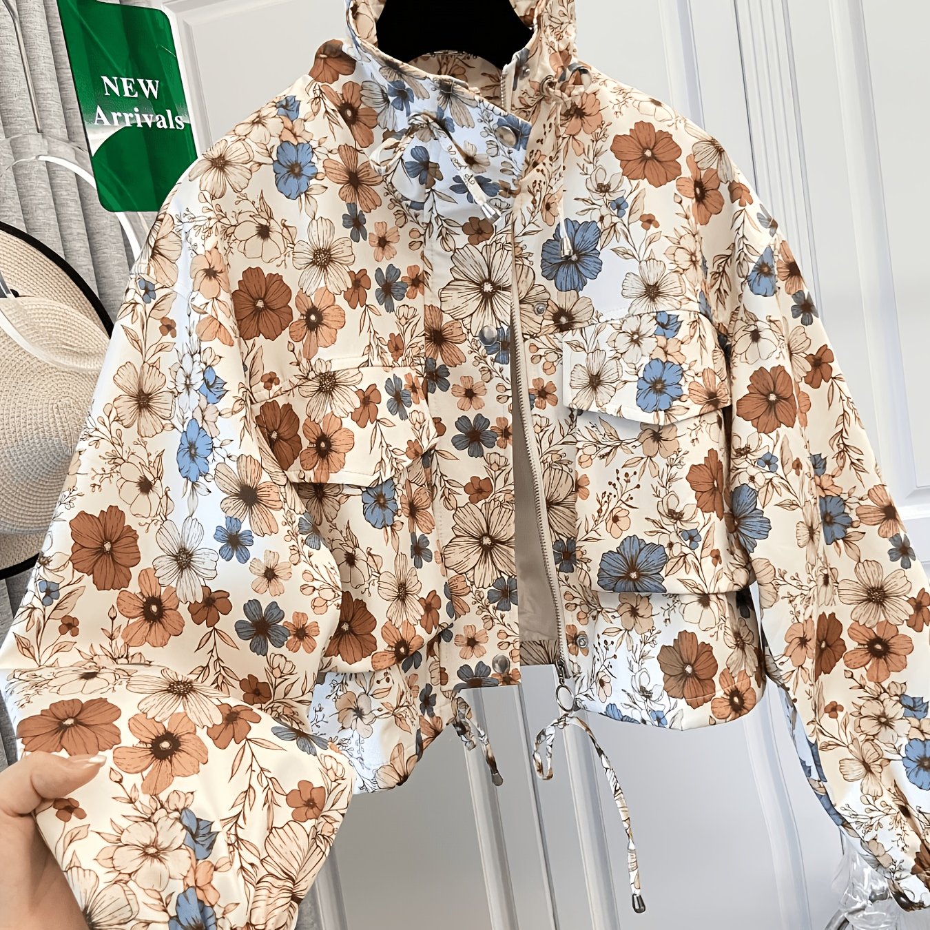 Women’s short jacket with stand-up collar and patterned print