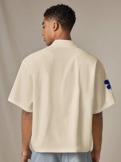 Herren Freizeit Kurzarm-Hemd mit Blumenapplikationen und Camp-Kragen – Modernes Sommer-Design