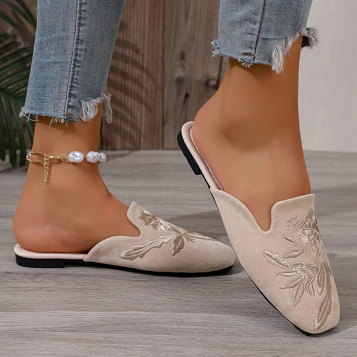 Women's Embroidered Slip-On Sandals – Fashionable Casual Shoes with Floral Pattern