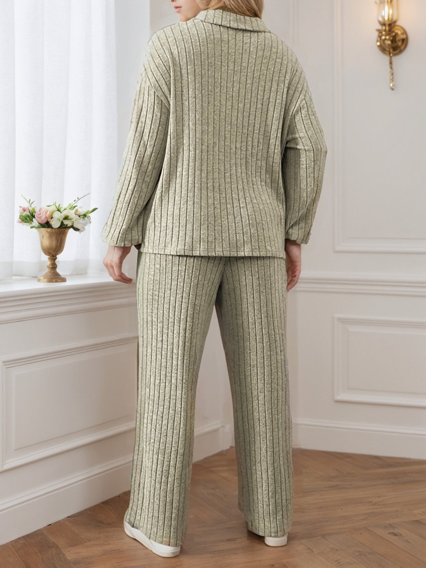 Ribbed women’s lounge set, two-piece sweater with zipper and wide-leg pants