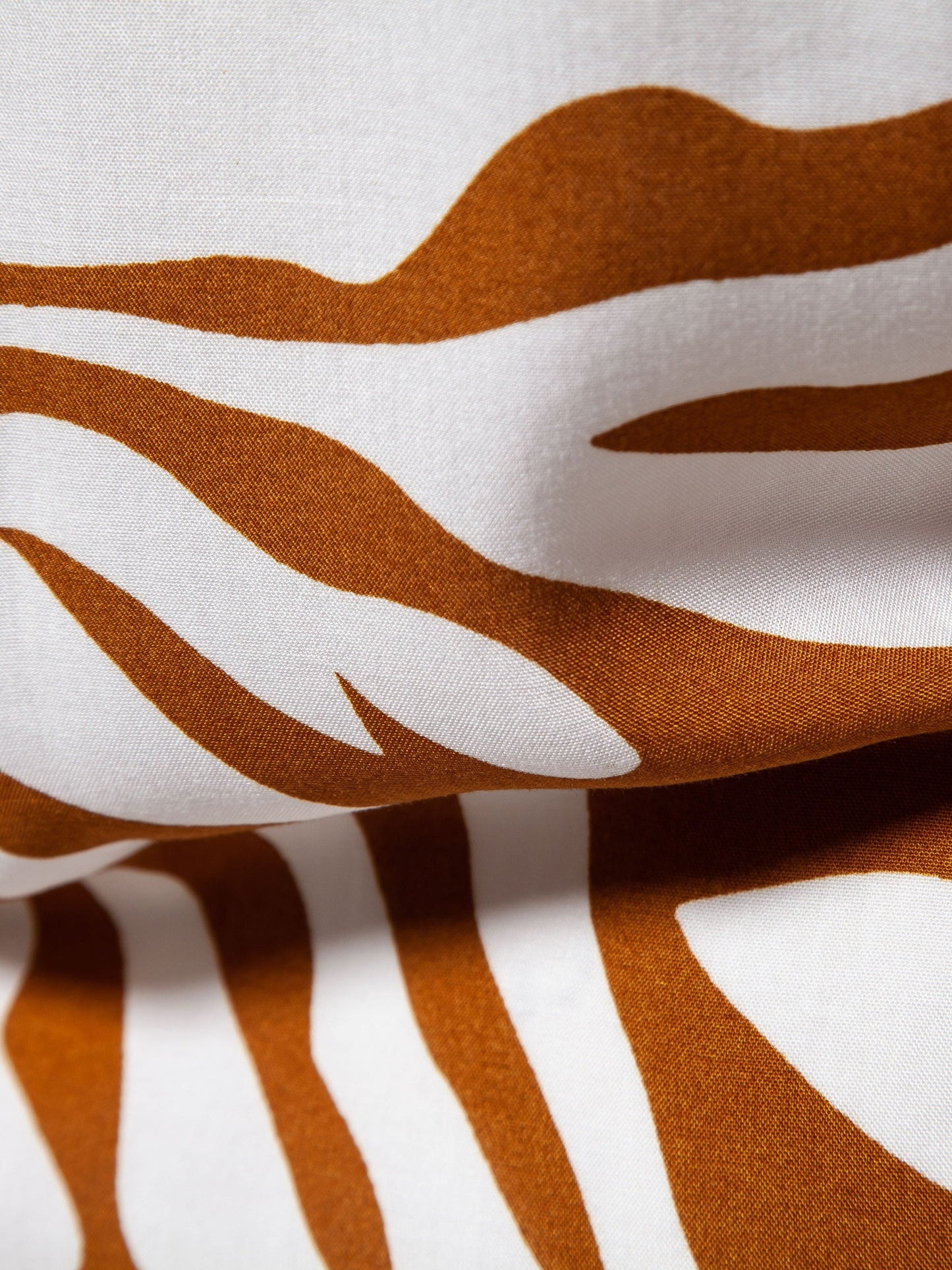 Herren Kurzarm Resort Hemd mit Zebra Muster – Modisches Statement für Freizeit und Urlaub