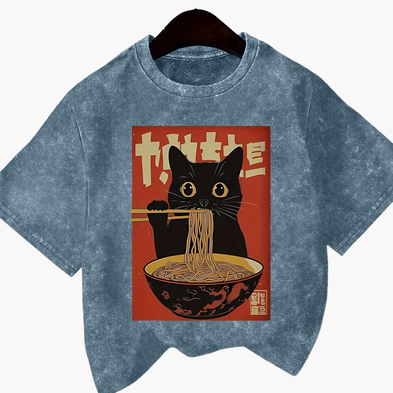 Women's Vintage T-Shirt with Cat and Ramen Print – Funny Graphic Shirt for Casual and Streetwear