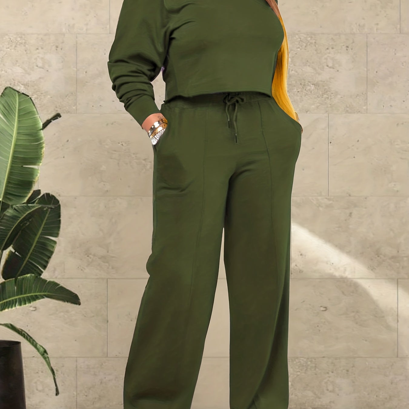 Women’s Cropped Top Lounge Set