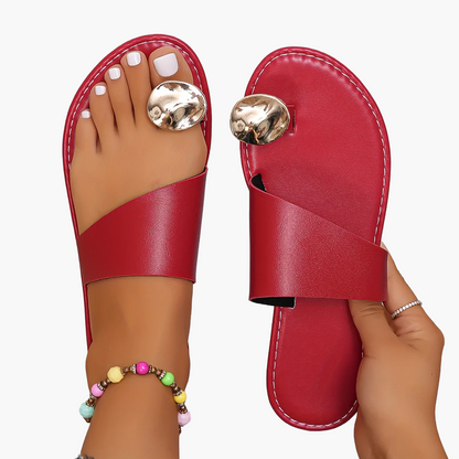 Women's toe separator sandals with metallic decoration – Fashionable slip-on summer shoes