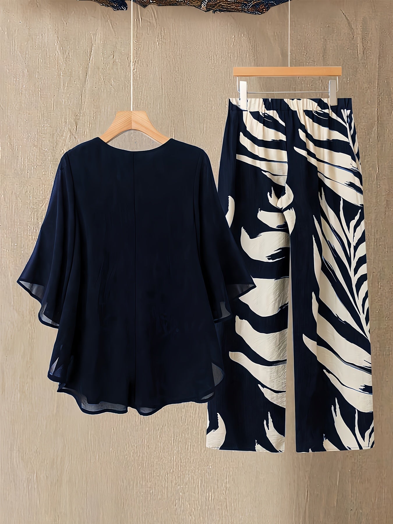 Damen Zweiteiler Set Elegant – Weite Hose mit Tropenmuster und Lockeres Blusenshirt, Modisch für Urlaub & Sommer