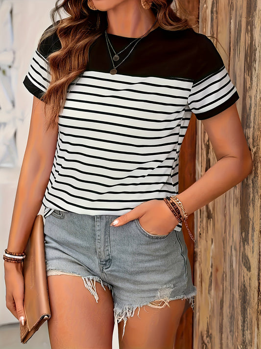Women's T-shirt with Stripe Pattern and Short Sleeves – Modern Casual Shirt for Everyday Wear and Going Out