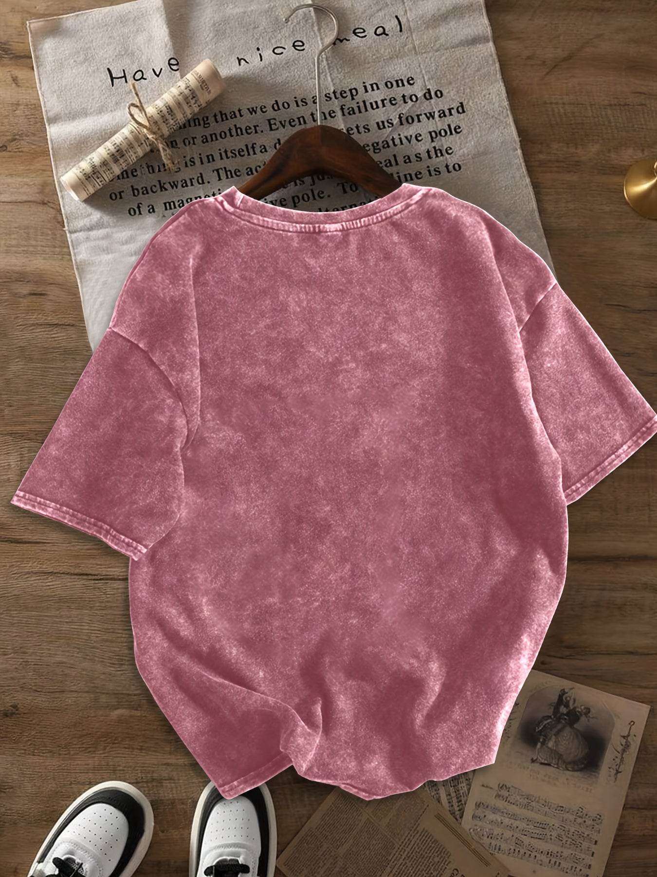 Women's Casual Street Style T-Shirt with Print and High-Waist Denim Shorts – Perfect for Summer