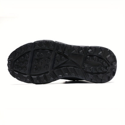 Herren Stiefel Schwarz mit Schnürsenkeln und Profilsohle