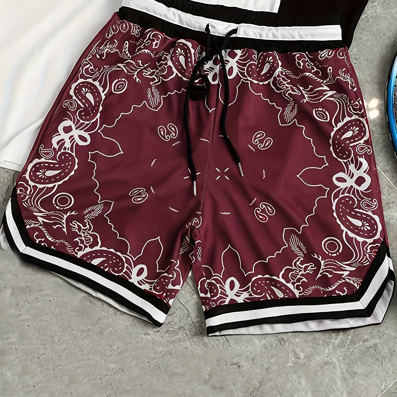 Herren Streetwear Basketball Shorts mit Paisley Print – Sportliche Freizeithose für Alltag & Training