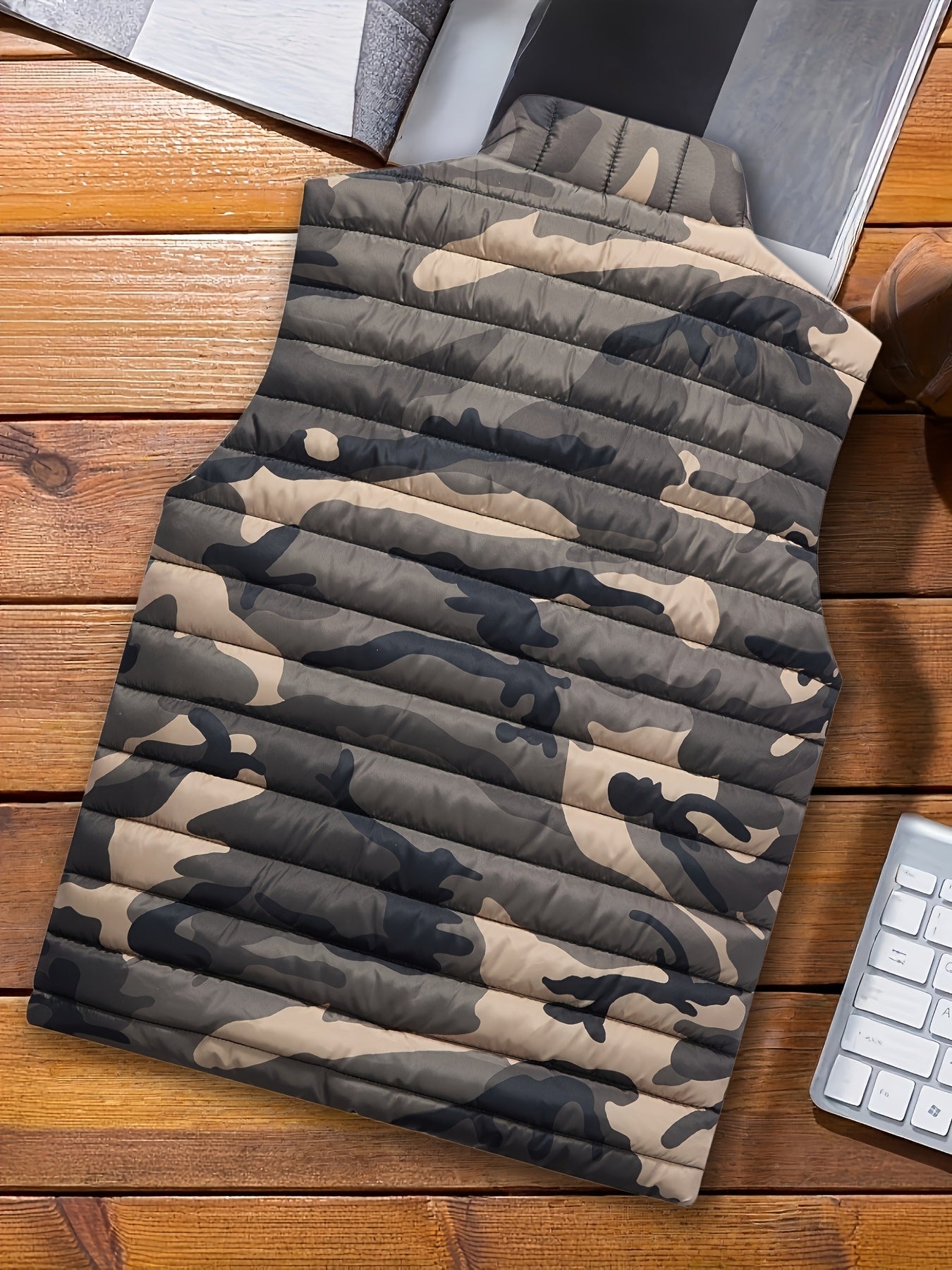 Unisex quilted camouflage vest with stand-up collar