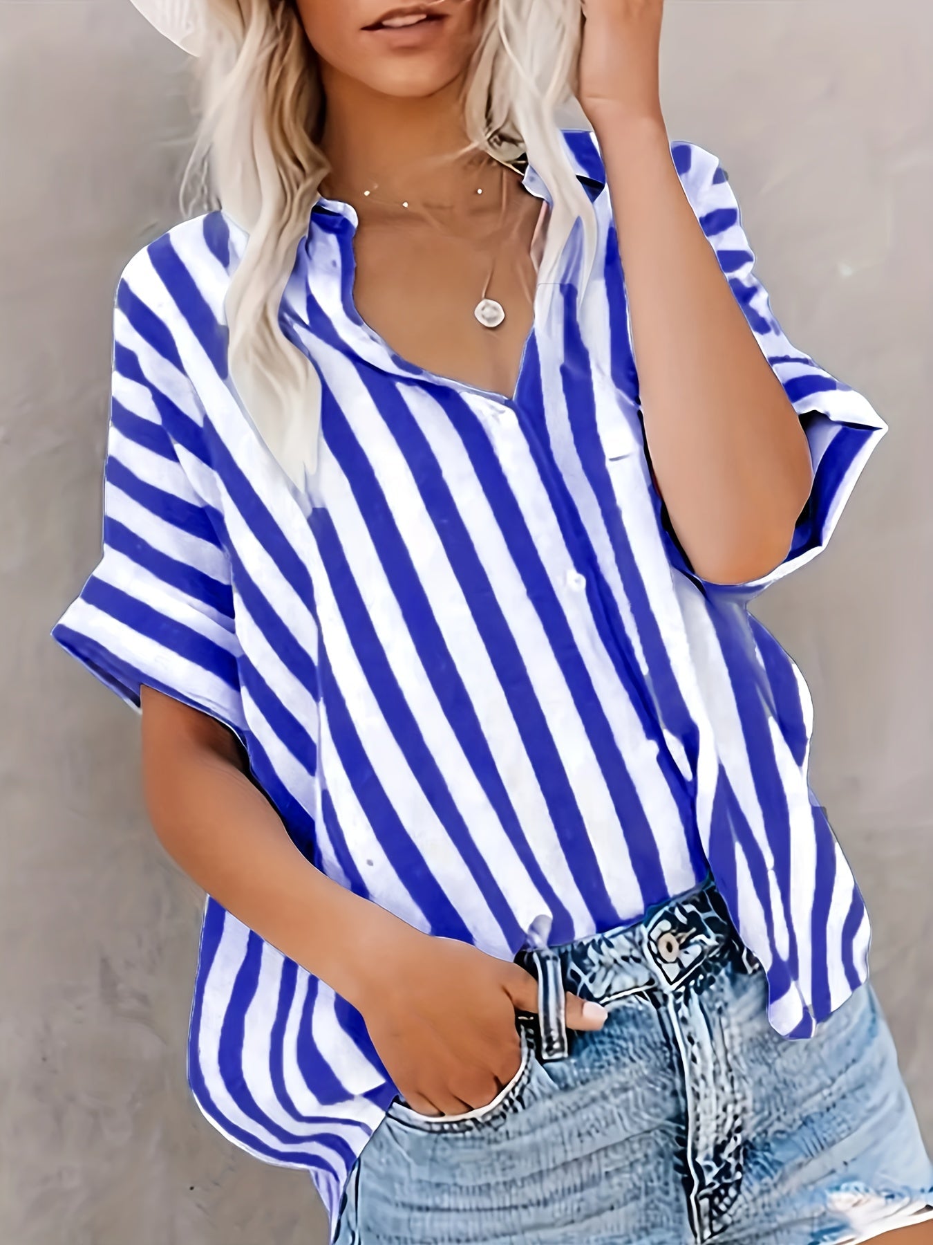 Women's summer blouse in striped look – Casual shirt for everyday and vacation