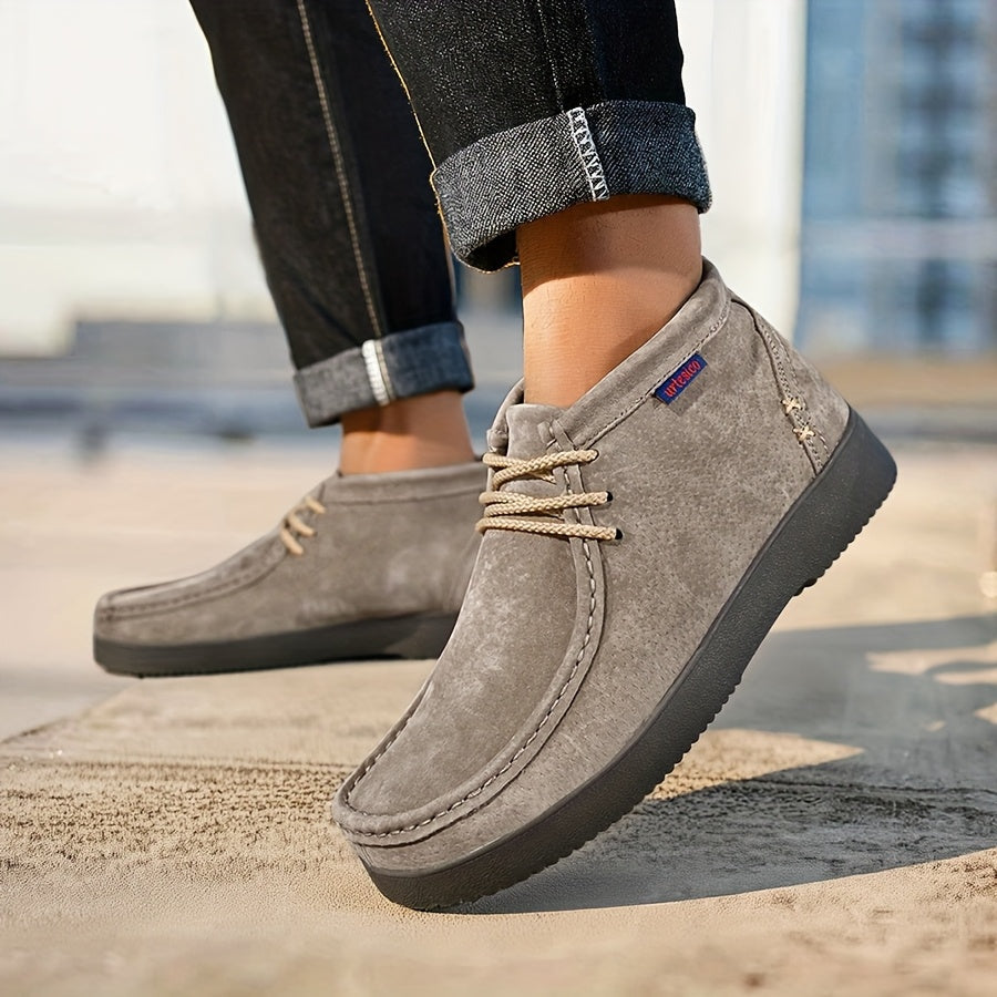 Men's moccasin-style chukka boots with laces and a comfortable sole