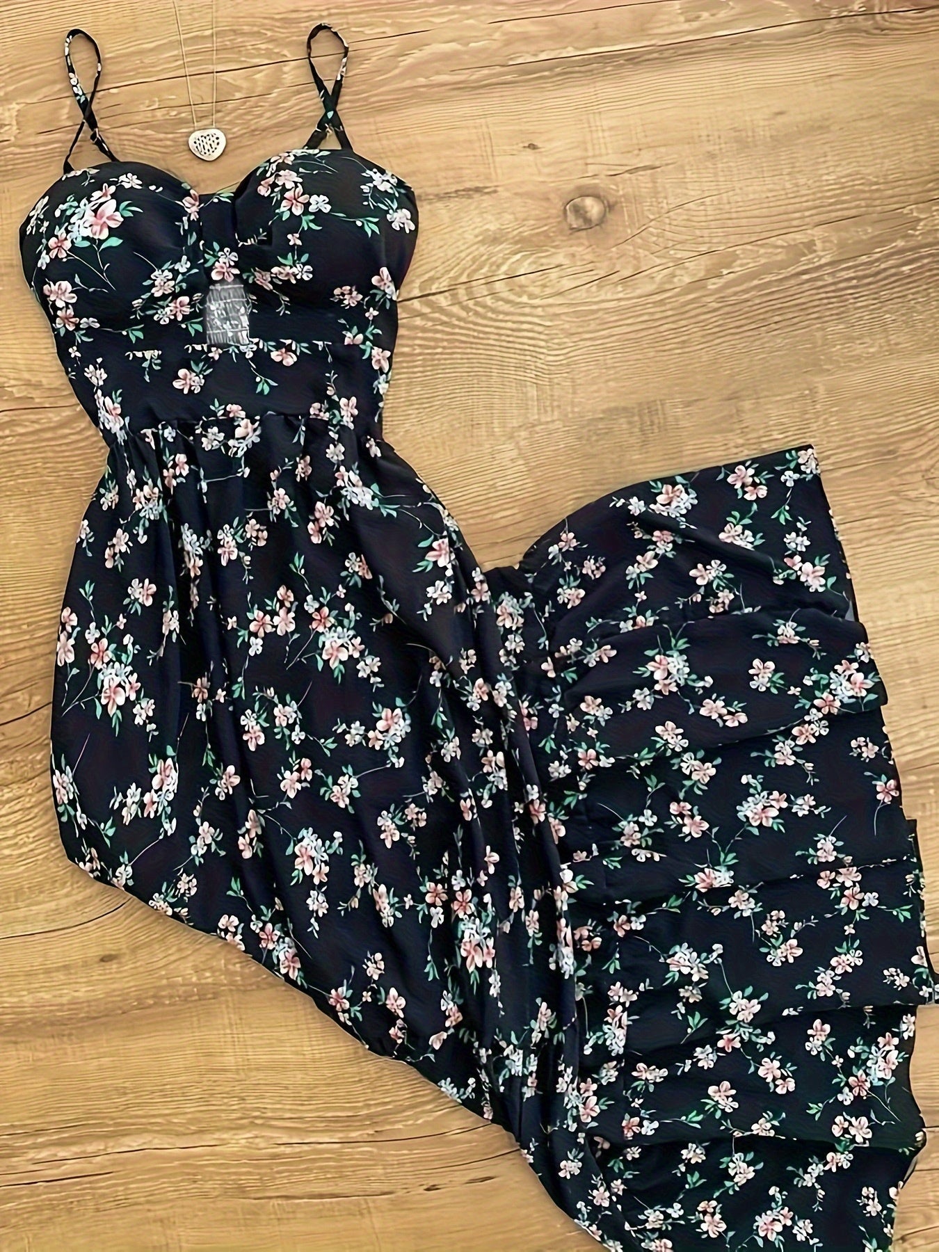 Damen Maxikleid mit Polka Dots und Rüschen – Elegantes Sommerkleid im Vintage-Stil für besondere Anlässe