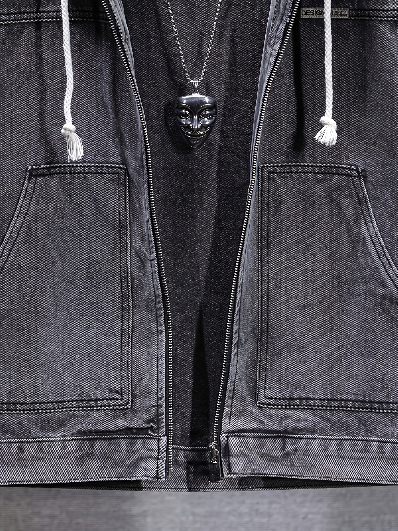 Men's denim vest with hood, sleeveless, with zipper and pockets