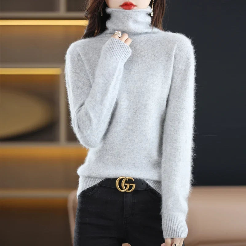 Women's turtleneck sweater with long sleeves - Soft knitted sweater for women